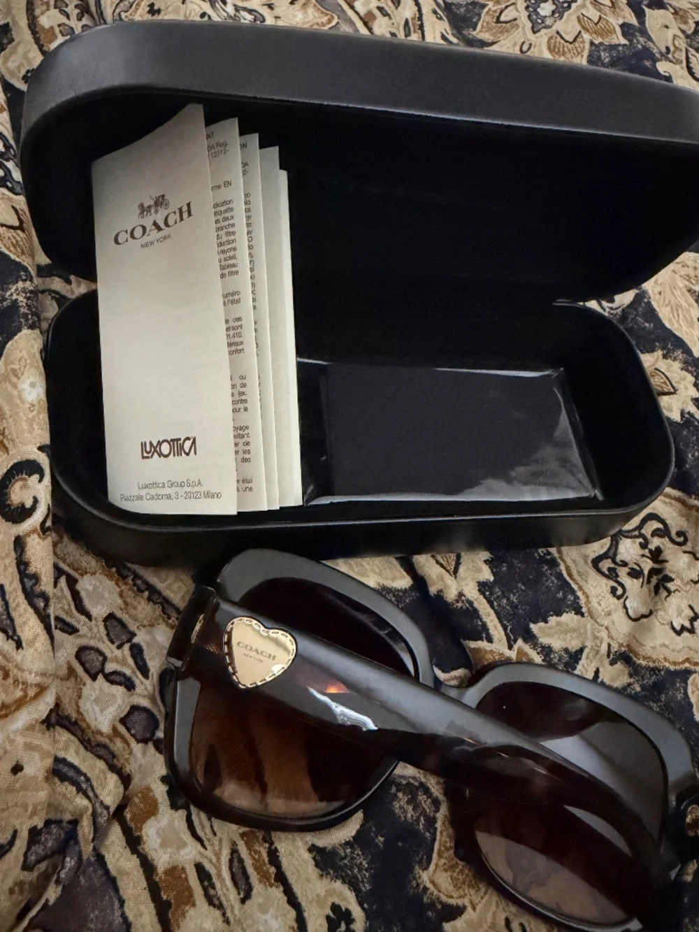 NWT COACH SUNGLASSES WITH HEART SHAPED COACH LOGO ON BOTH SIDES BROWN TORTOISE S